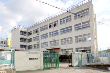 縄手東小学校